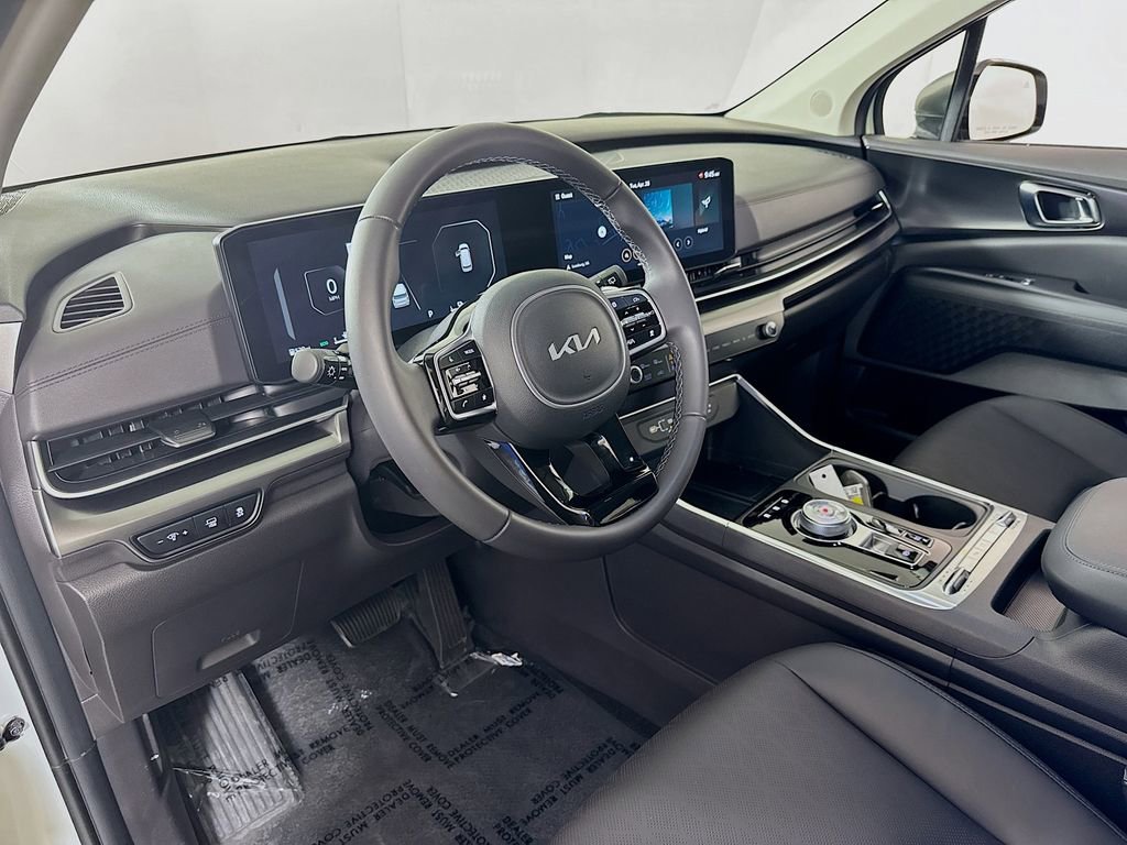 Used 2026 Kia Carnival SX w/ SX Dark Edition Package FWD image 9