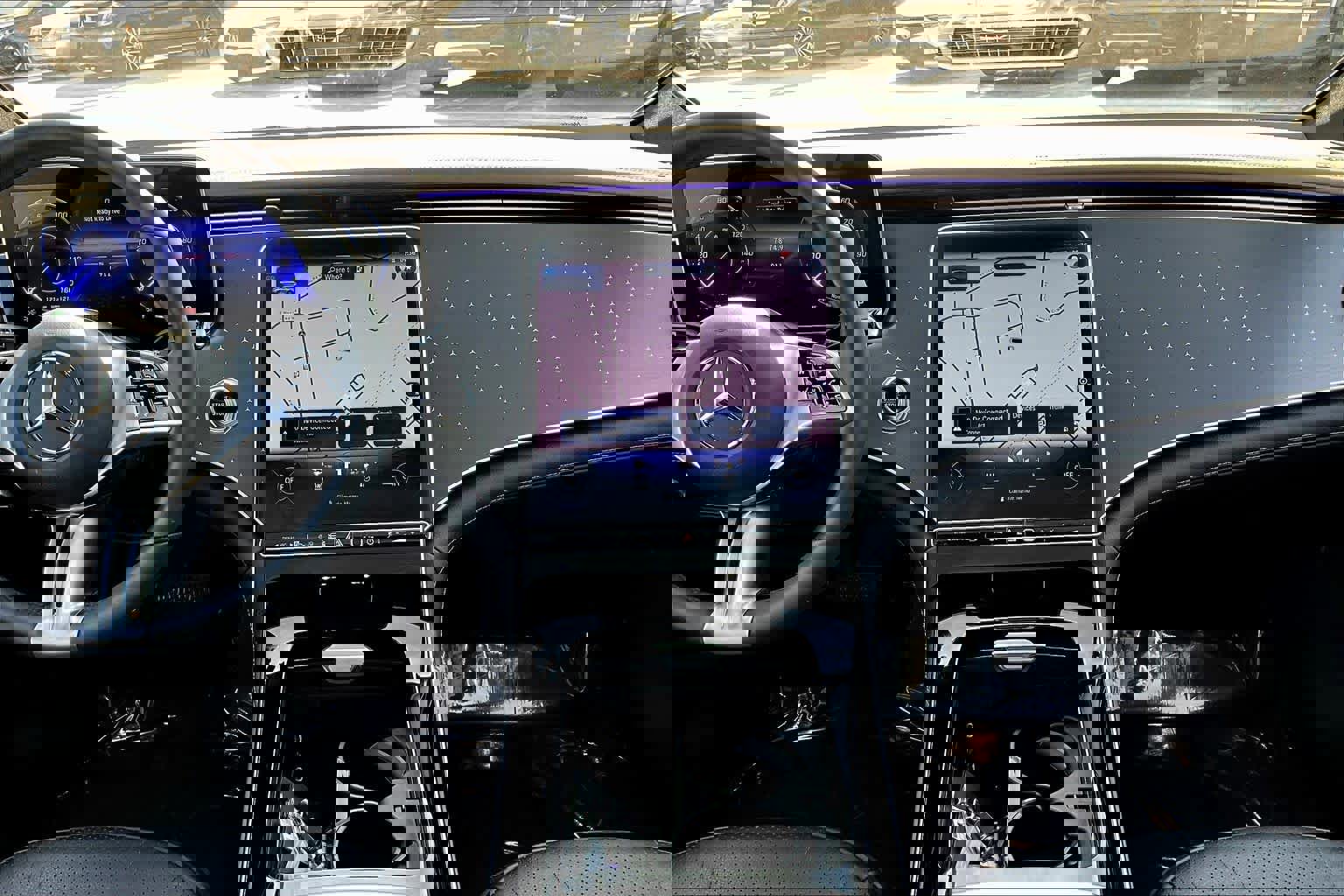 Used 2023 Mercedes-Benz EQE 500 4MATIC Sedan w/ Exclusive Trim Package image 6