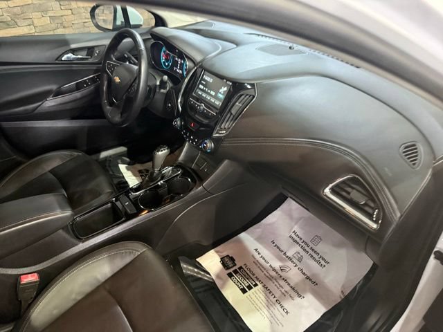 Used 2018 Chevrolet Cruze Premier FWD image 28
