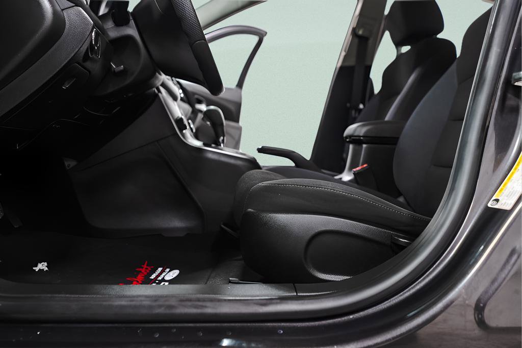 Used 2016 Chevrolet Cruze LT image 26