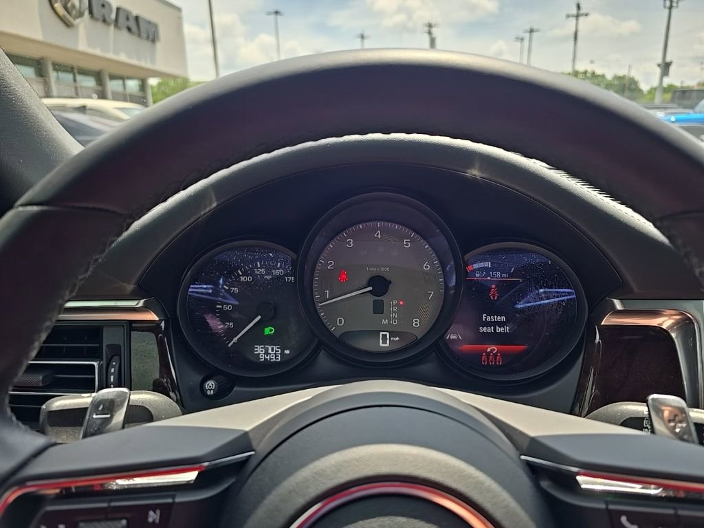 Used 2022 Porsche Macan S w/ Premium Package image 19