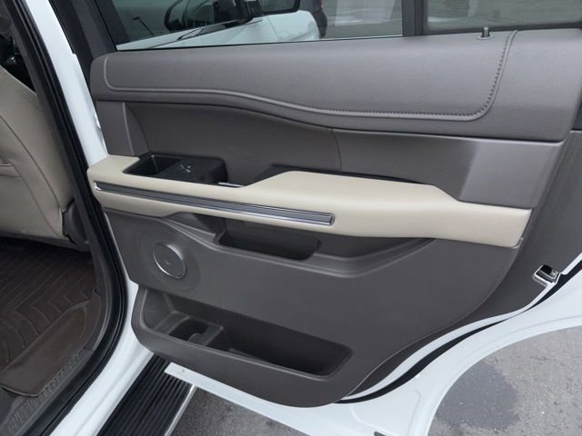 Used 2021 Ford Expedition XLT image 12