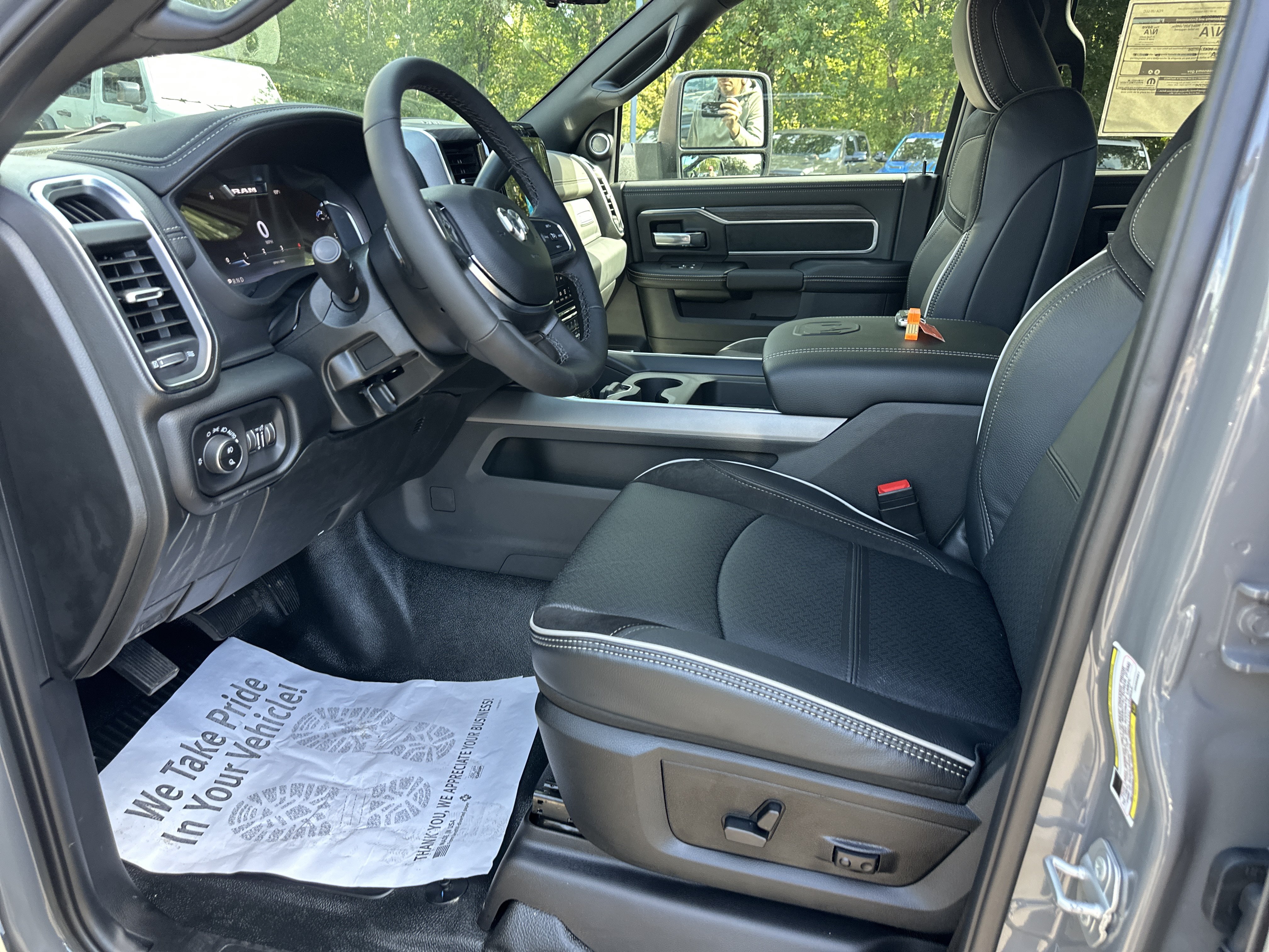 New 2027 RAM 5500 4x4 Crew Cab w/ Laramie Trim Package image 29
