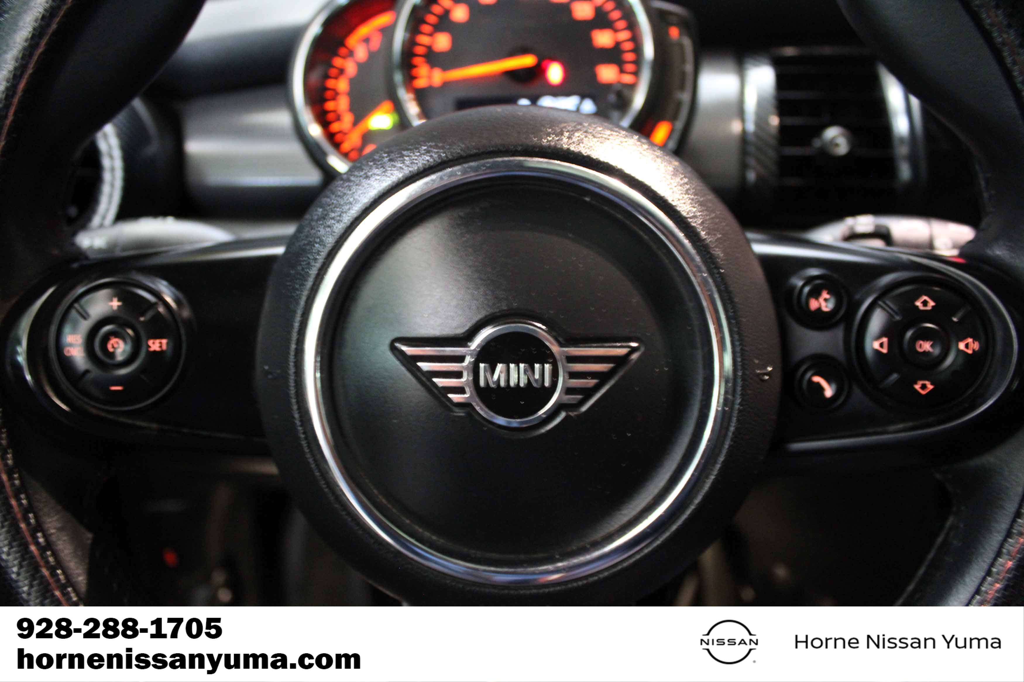Used 2021 MINI Cooper 2-Door Hardtop FWD image 8