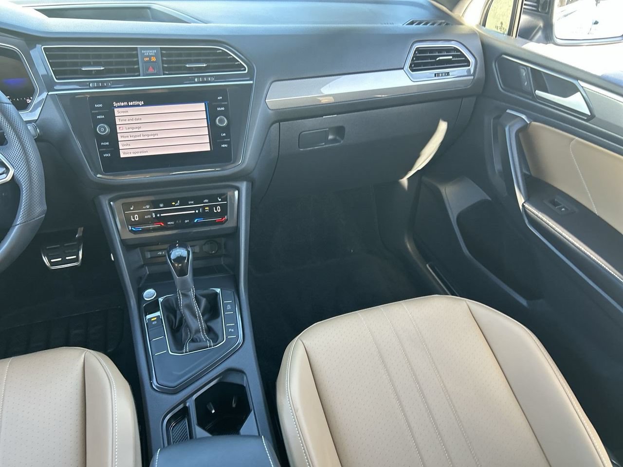 Certified 2024 Volkswagen Tiguan SE R-Line FWD image 13