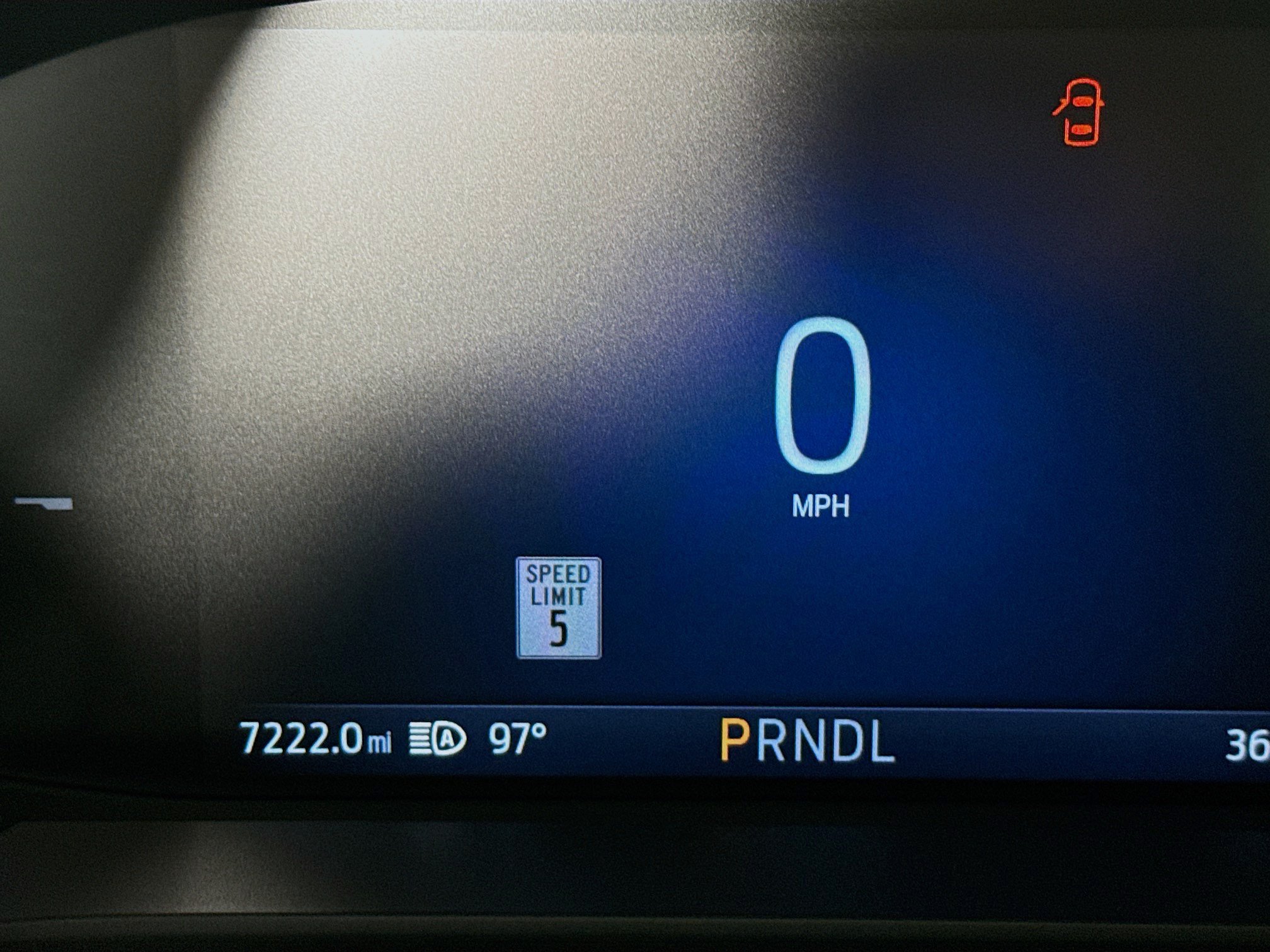 Used 2025 Ford Escape SE w/ Class II Trailer Tow Package FWD image 13