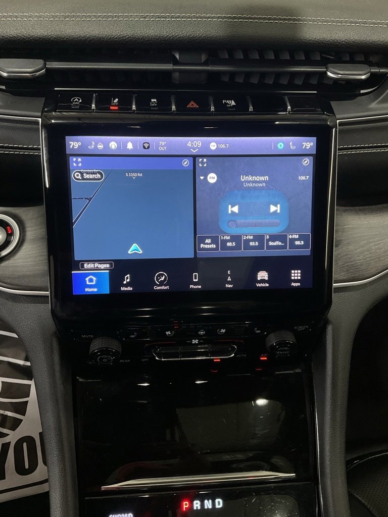 Used 2023 Jeep Grand Cherokee L Limited w/ Luxury Tech Group II image 19