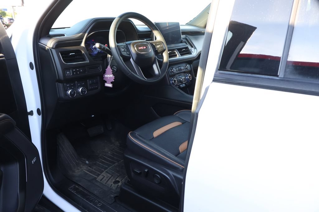 Used 2023 GMC Yukon XL AT4 w/ LPO, Floor Liner Package AWD/4WD image 11