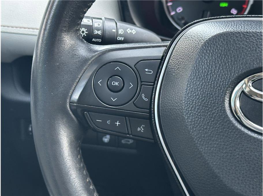 Used 2019 Toyota RAV4 XLE Premium AWD/4WD image 22