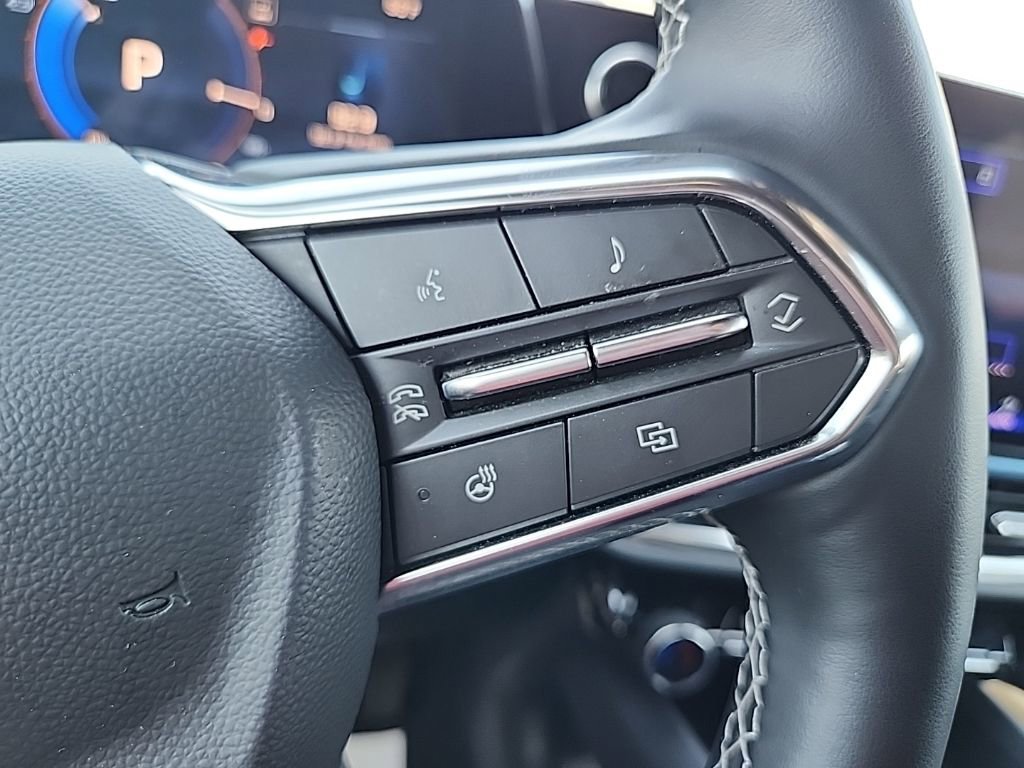 Certified 2025 Chevrolet Equinox EV LT w/ Convenience Package image 26