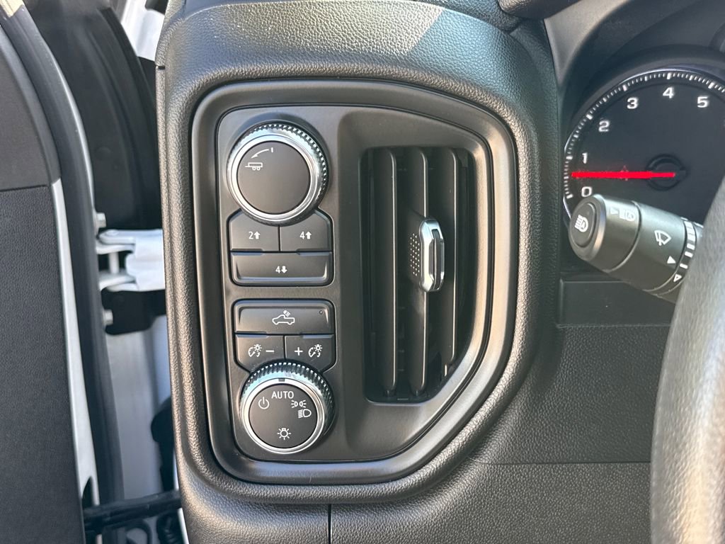 Used 2024 GMC Sierra 2500 Pro w/ Convenience Package image 14