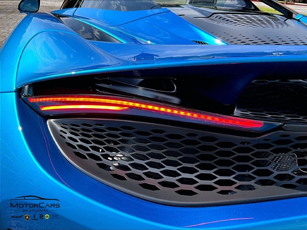 Used 2024 McLaren 750S Spider RWD image 22