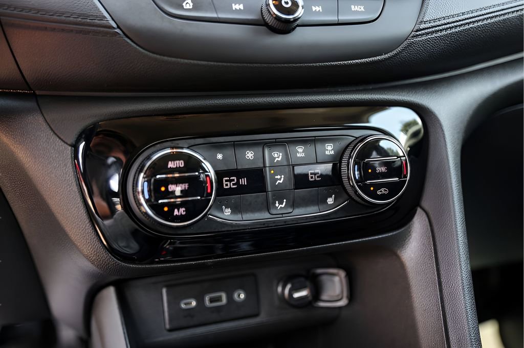 Used 2023 Buick Encore GX Essence w/ Experience Buick Package FWD image 21