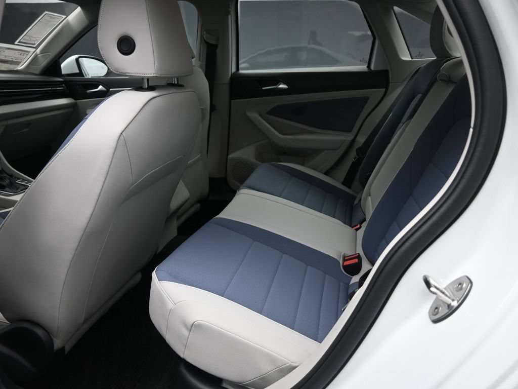 New 2026 Volkswagen Jetta SE FWD image 21