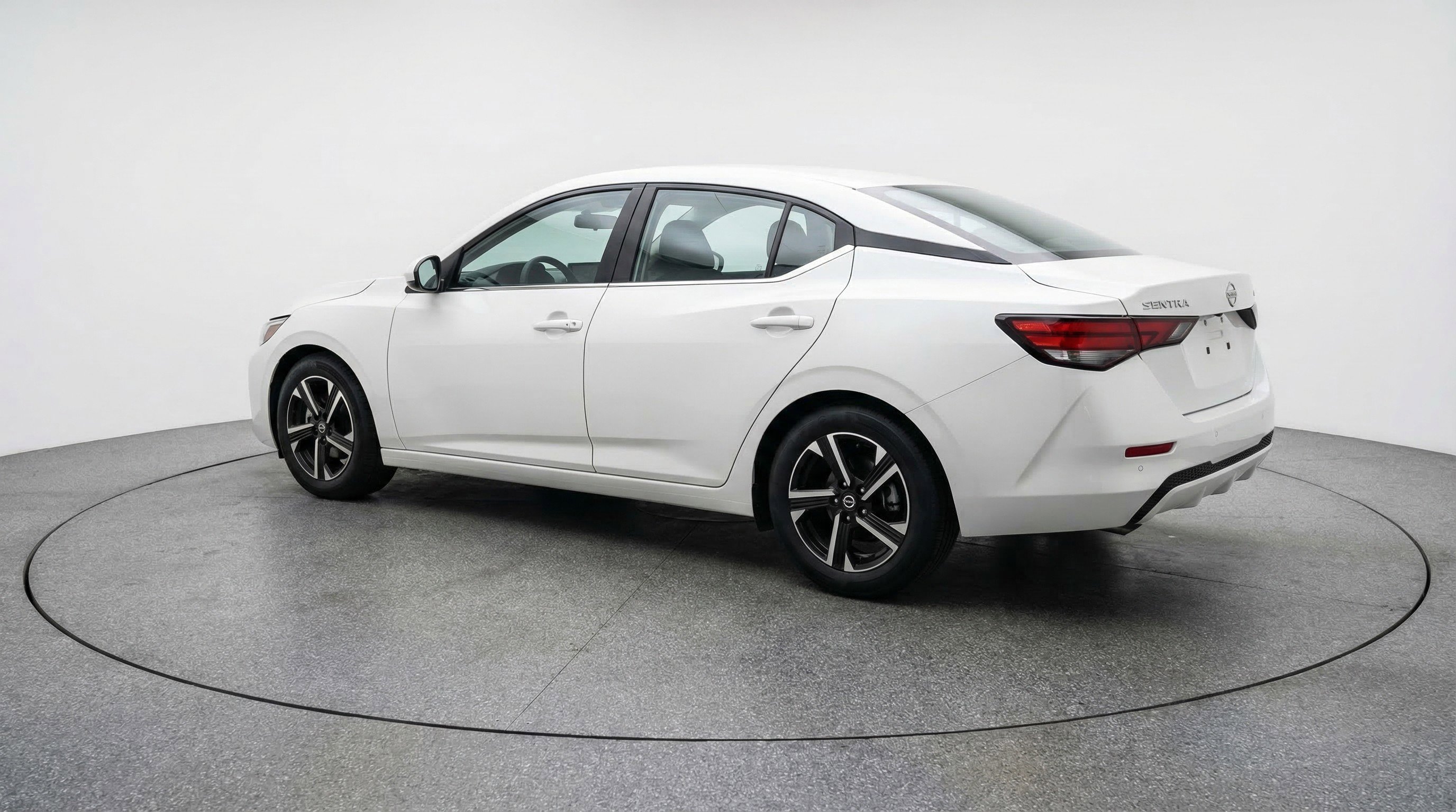 Used 2025 Nissan Sentra SV image 6