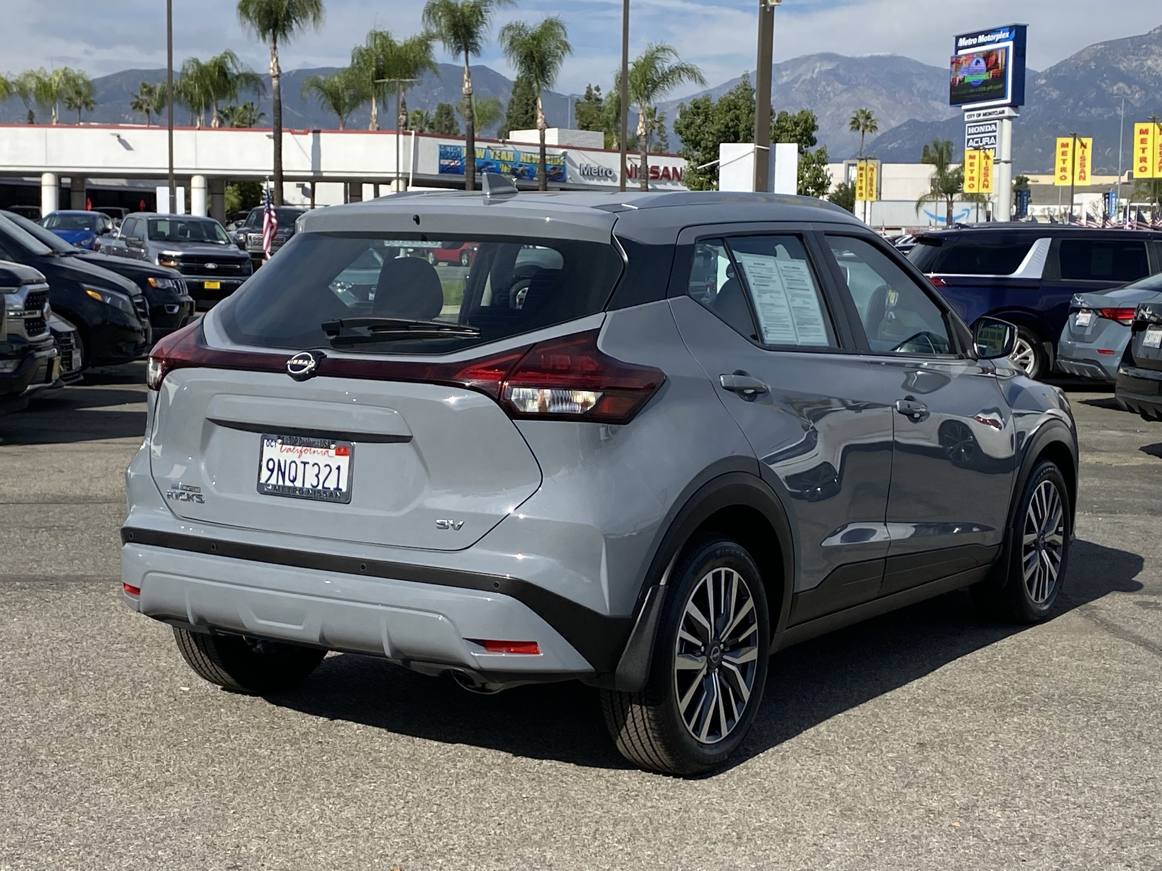 Certified 2024 Nissan Kicks SV FWD image 3