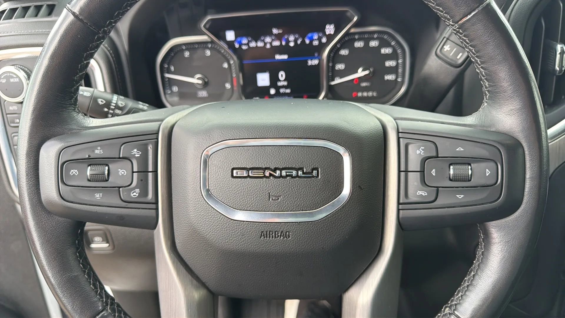 Used 2022 GMC Sierra 2500 Denali w/ Denali Ultimate Package AWD/4WD image 21