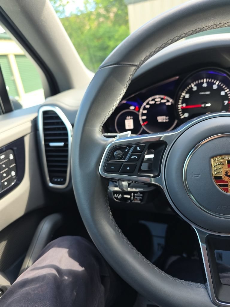 Used 2023 Porsche Cayenne Platinum Edition AWD/4WD image 26