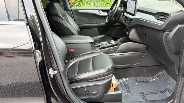 Certified 2024 Ford Escape Platinum AWD/4WD image 15