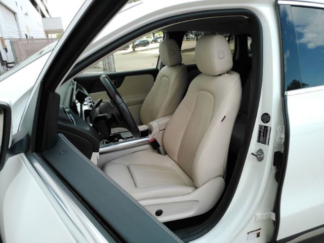 Used 2021 Mercedes-Benz GLA 250 4MATIC w/ Premium Package image 14