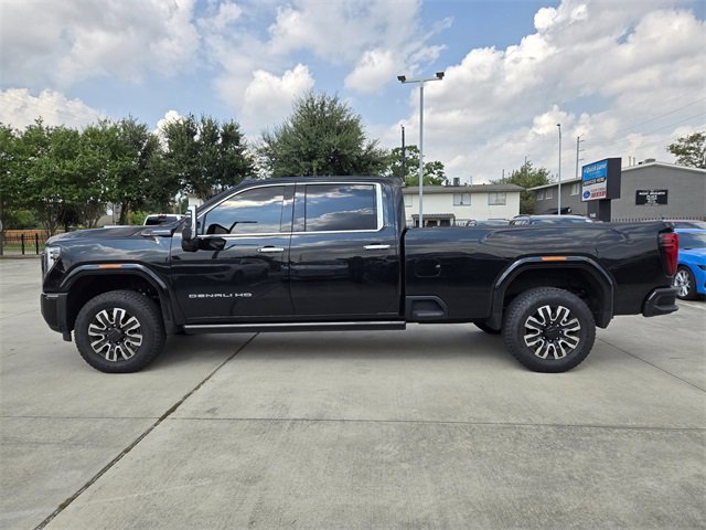 Used 2025 GMC Sierra 3500 Denali Ultimate image 4