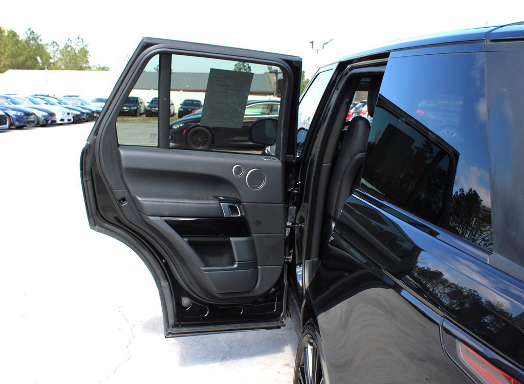 Used 2017 Land Rover Range Rover HSE image 41