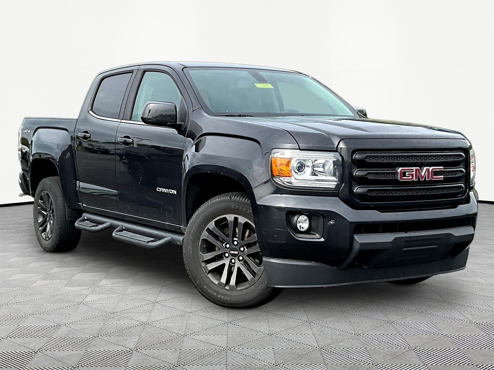 Used 2020 GMC Canyon SLE w/ Elevation Edition AWD/4WD image 3