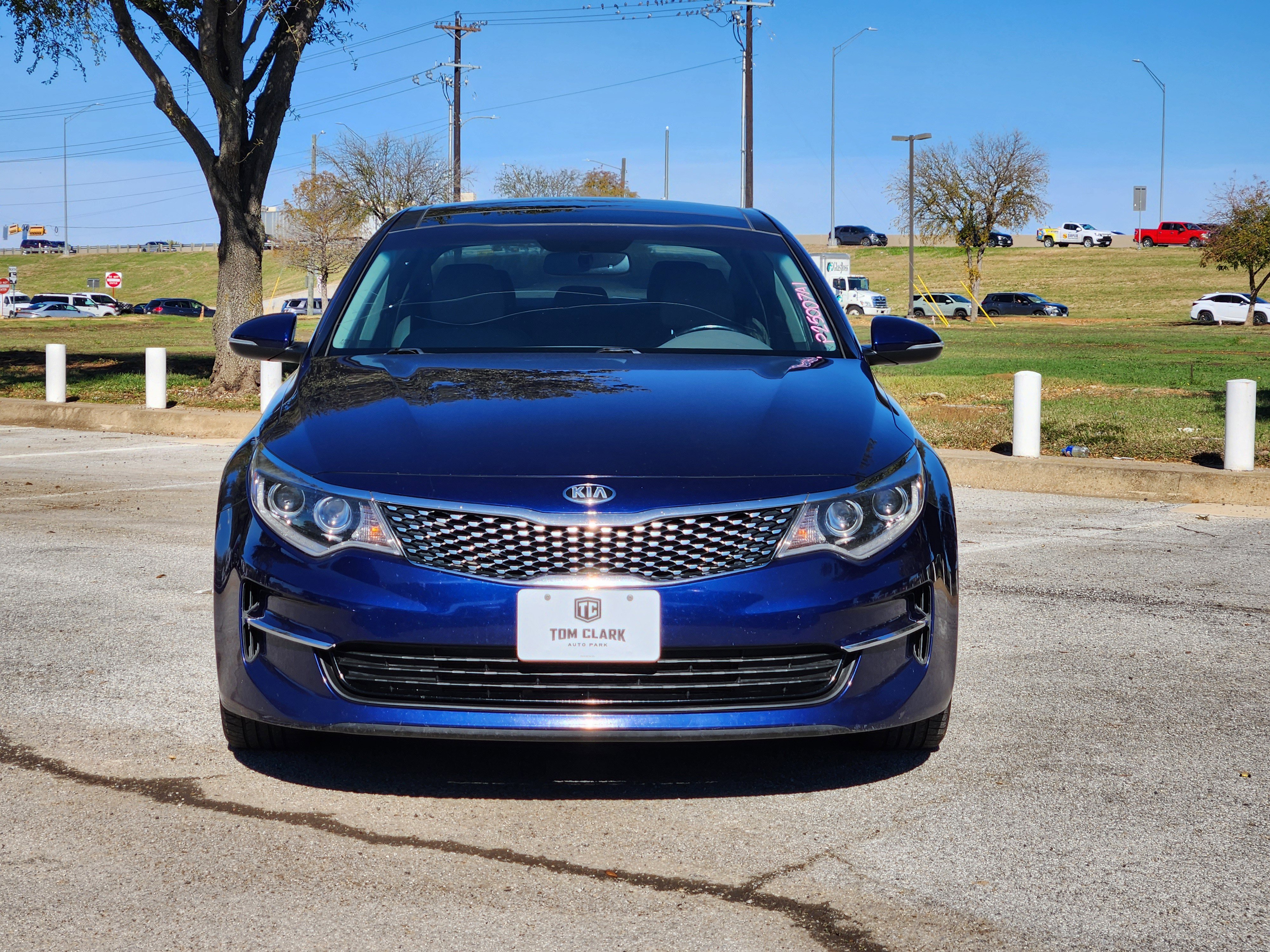 Used 2016 Kia Optima EX w/ Premium Package image 2
