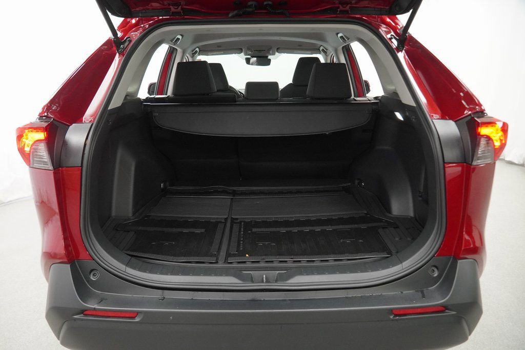 Used 2025 Toyota RAV4 LE image 40