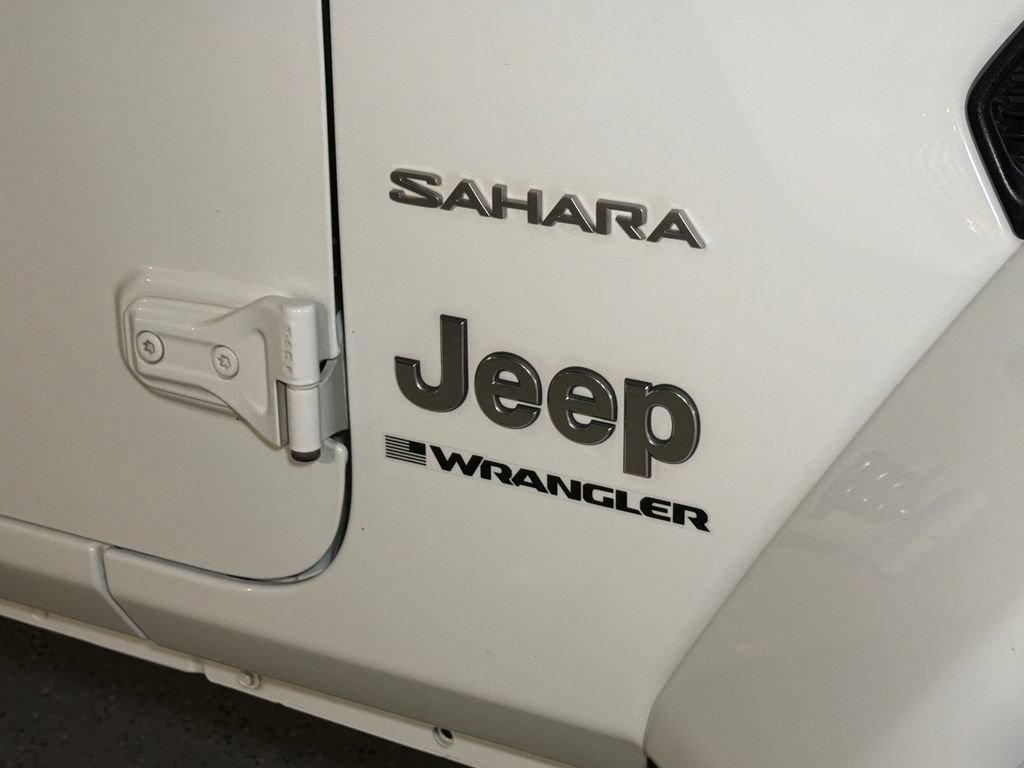 Used 2024 Jeep Wrangler Unlimited Sahara AWD/4WD image 8