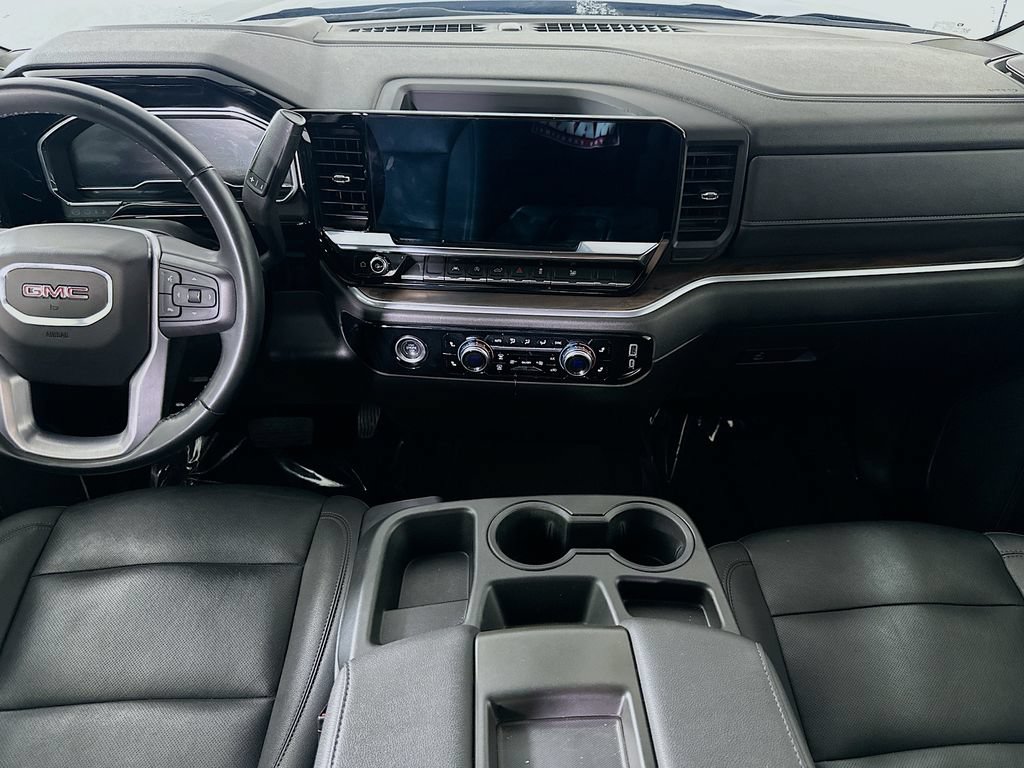 Used 2024 GMC Sierra 1500 SLT AWD/4WD image 18