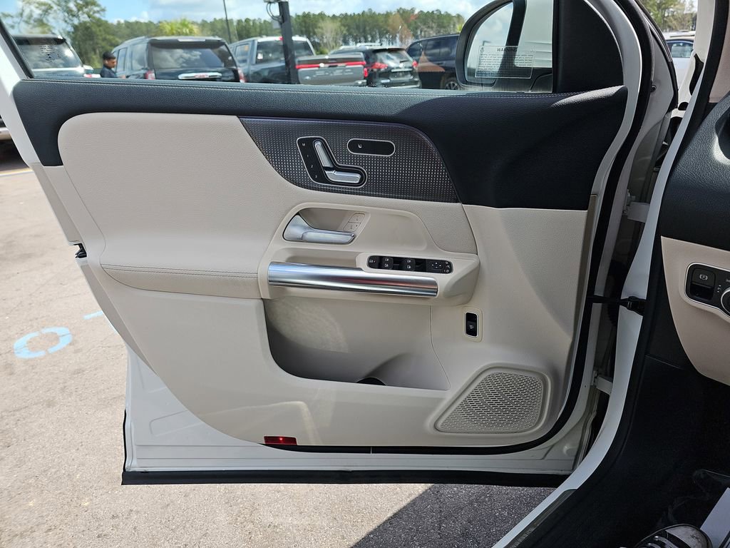 Used 2021 Mercedes-Benz GLA 250 w/ Premium Package image 30