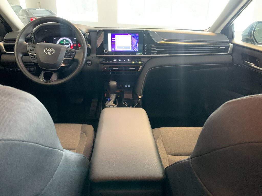 Used 2025 Toyota Camry LE w/ Convenience Package FWD image 16