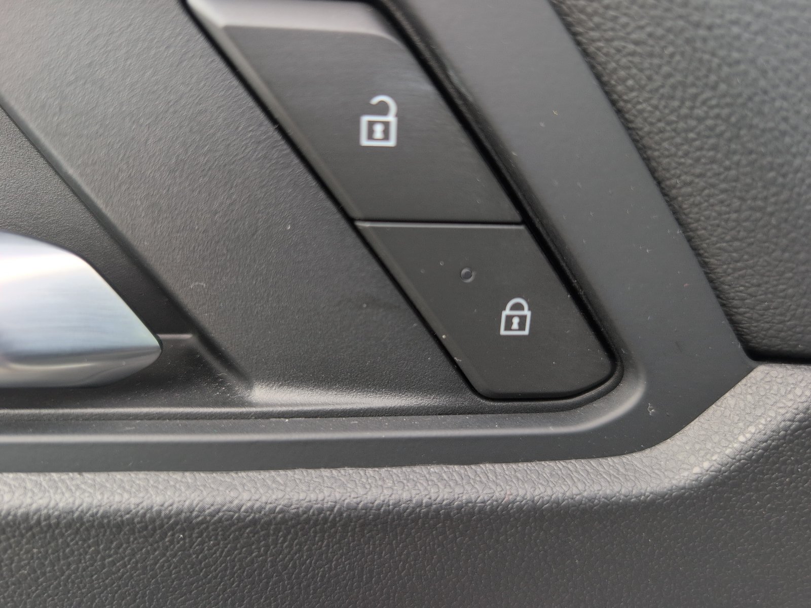Used 2025 GMC Acadia Elevation FWD image 21