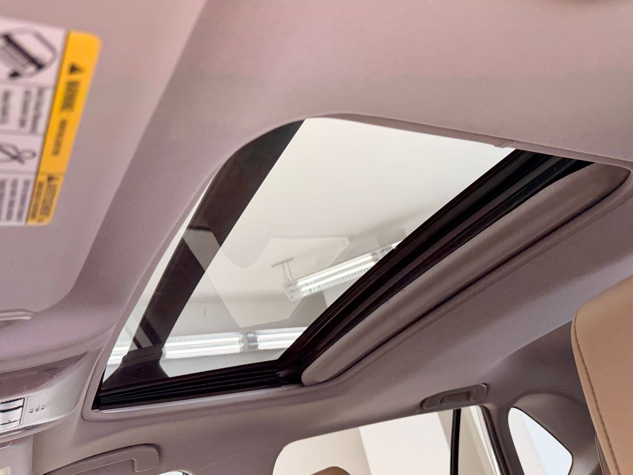 Used 2019 Toyota RAV4 XLE Premium image 16