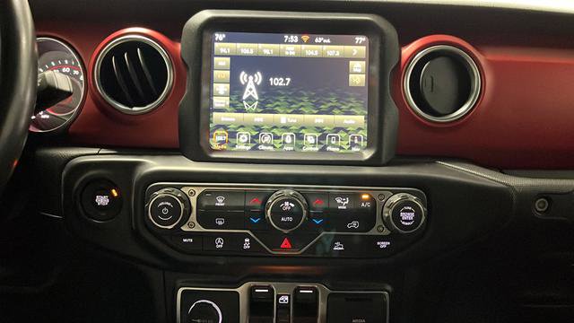 Used 2022 Jeep Gladiator Rubicon AWD/4WD image 12