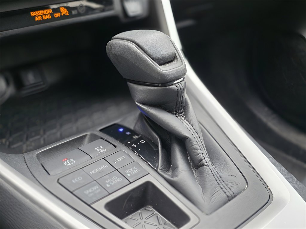 Used 2021 Toyota RAV4 XLE image 36