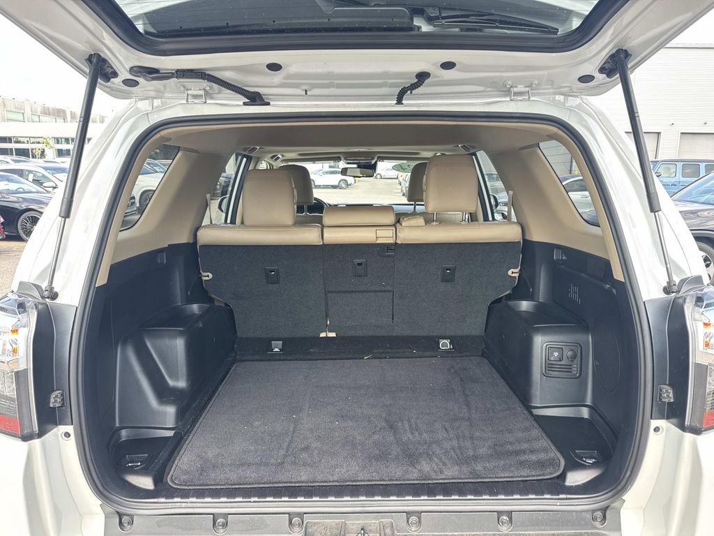 Used 2024 Toyota 4Runner Limited RWD image 8