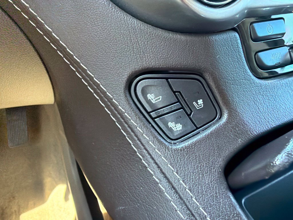 Used 2018 Chevrolet Tahoe Premier RWD image 32