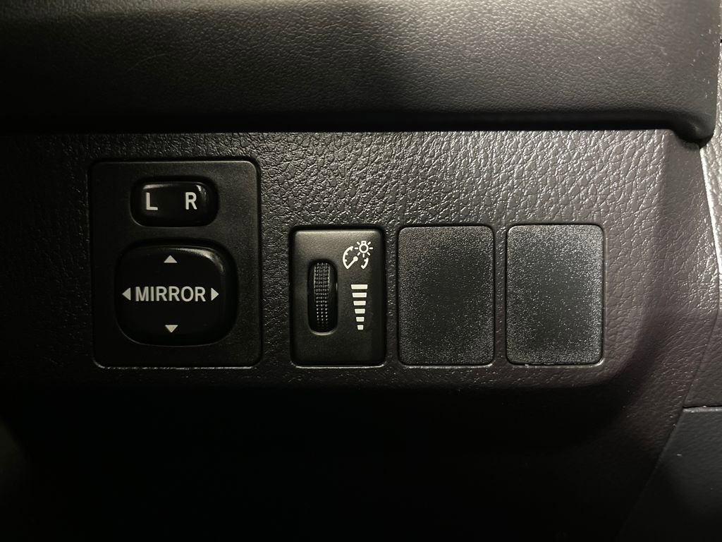 Used 2016 Toyota RAV4 LE image 27