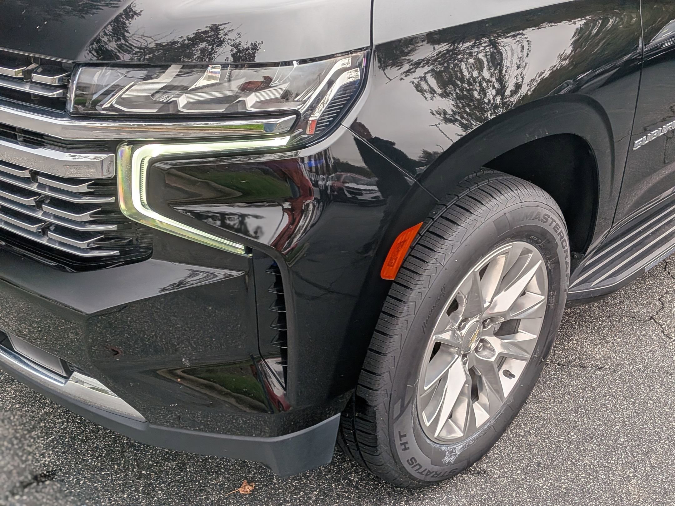 Used 2021 Chevrolet Suburban Premier image 11