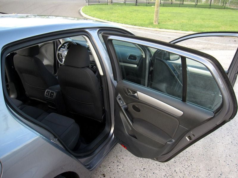 Used 2011 Volkswagen Golf TDI image 26