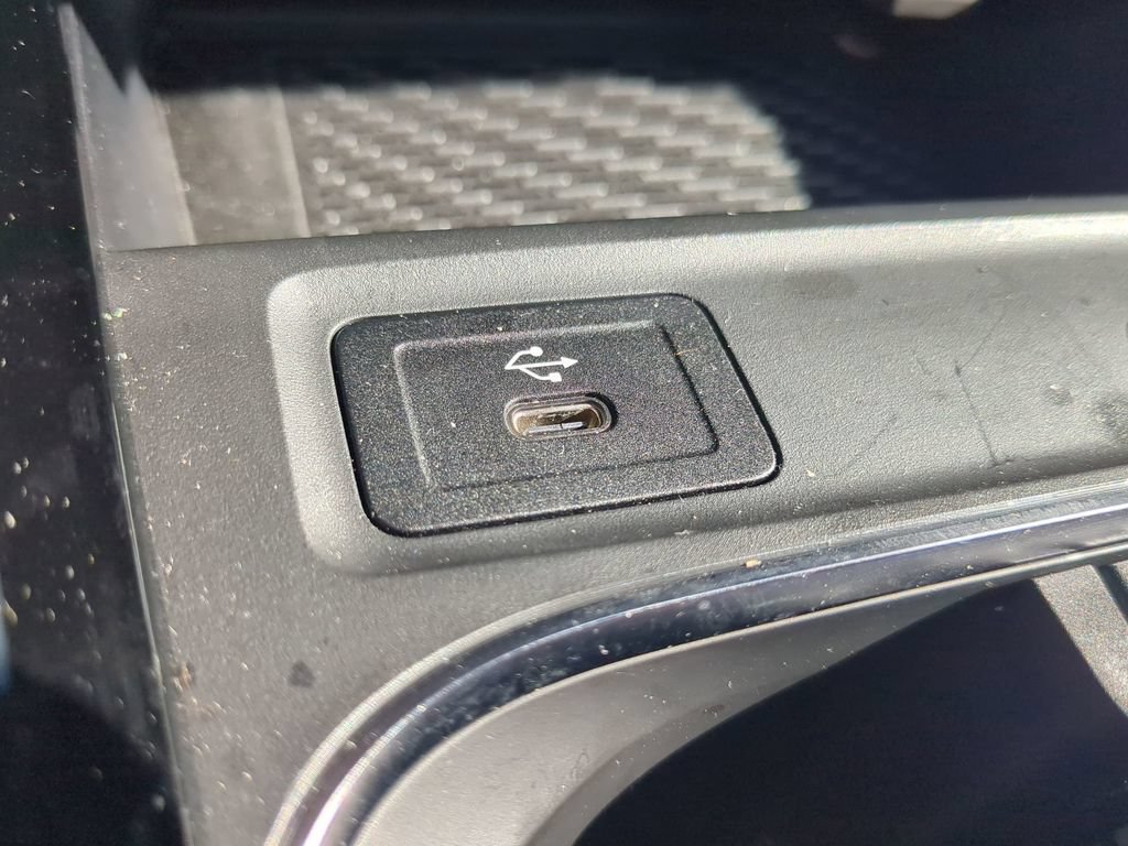 Certified 2024 Mercedes-Benz GLB 250 4MATIC image 9