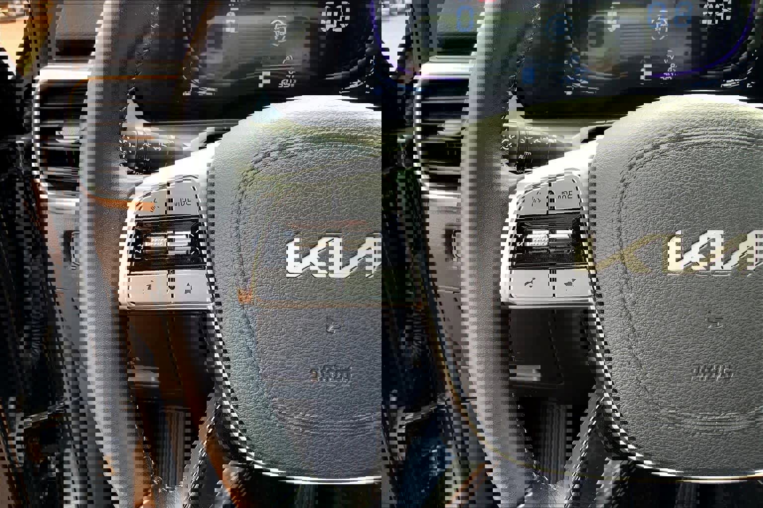 Used 2025 Kia Telluride S image 22