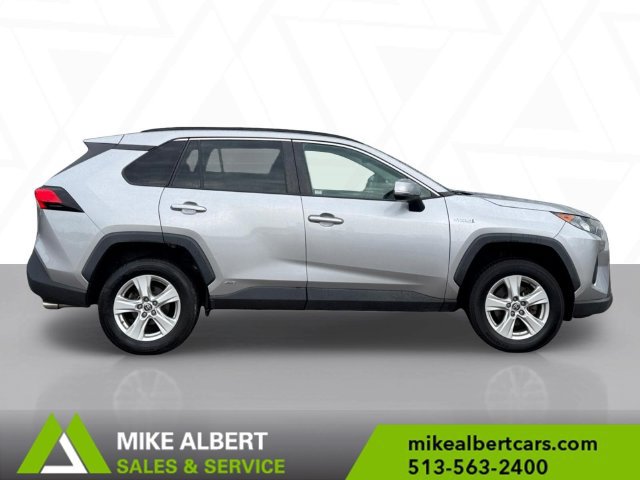 Used 2021 Toyota RAV4 LE AWD/4WD image 3