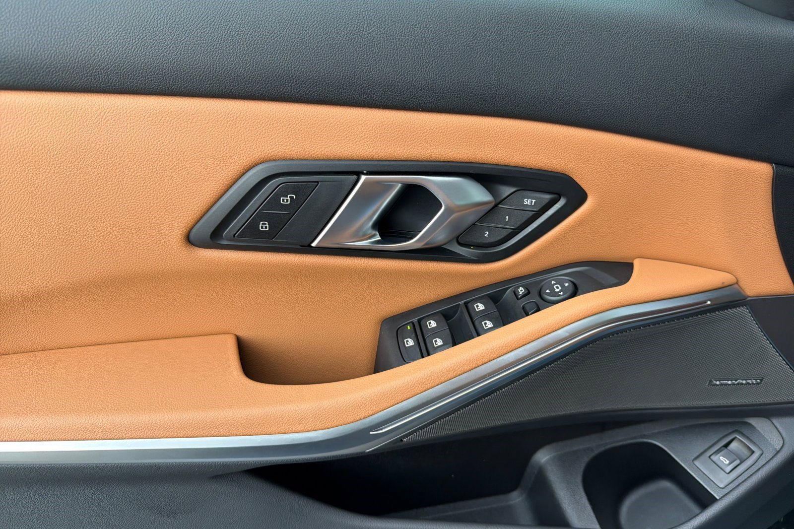 Used 2025 BMW 330i Sedan w/ Premium Package image 12