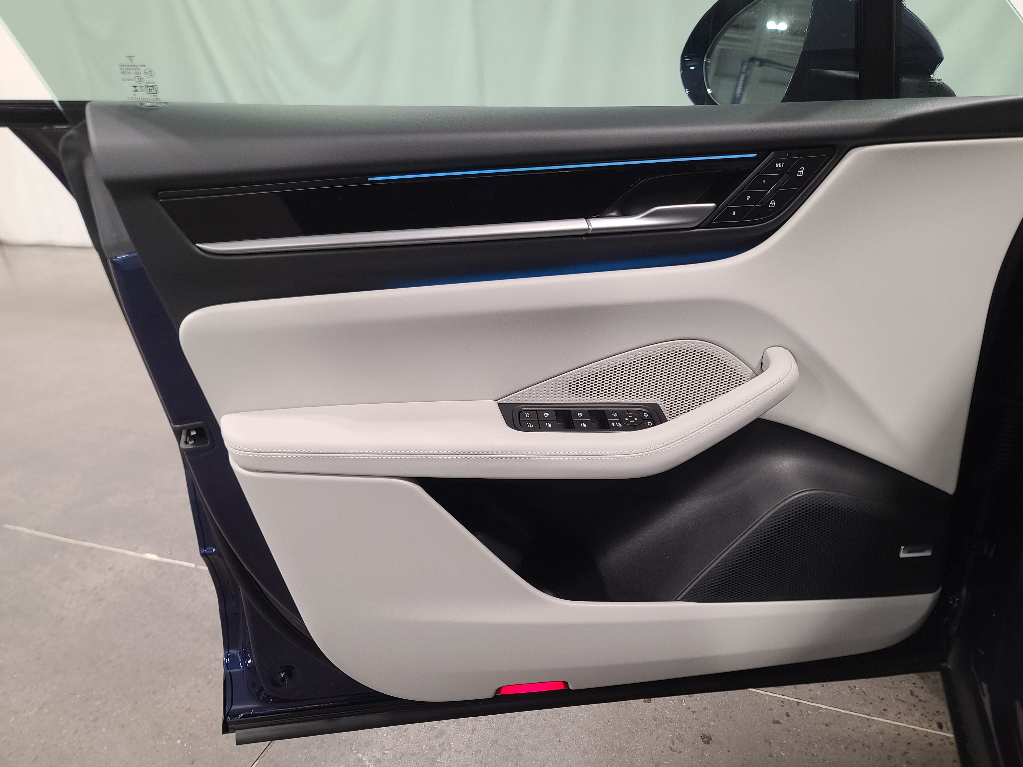 New 2026 Porsche Macan Electric RWD image 13