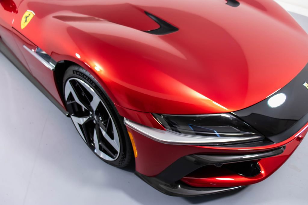 Certified 2025 Ferrari 12Cilindri RWD image 12