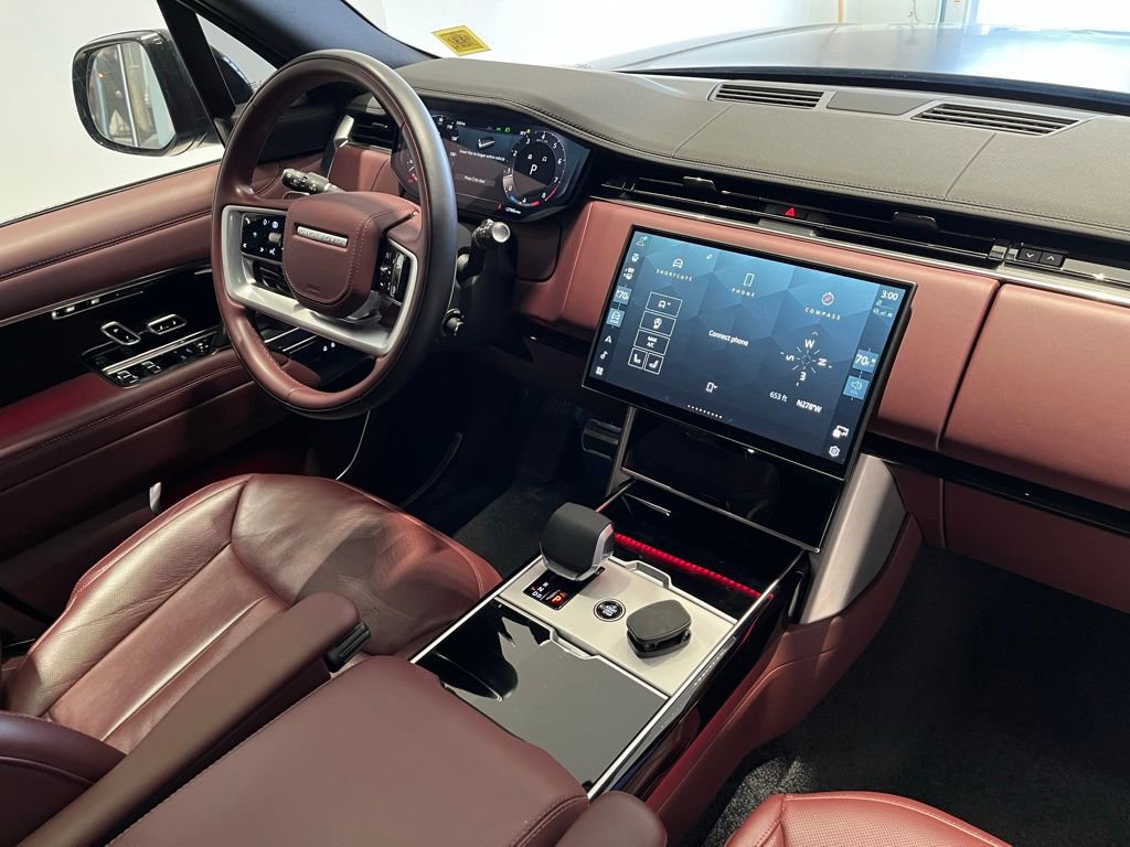 Used 2025 Land Rover Range Rover SE image 38