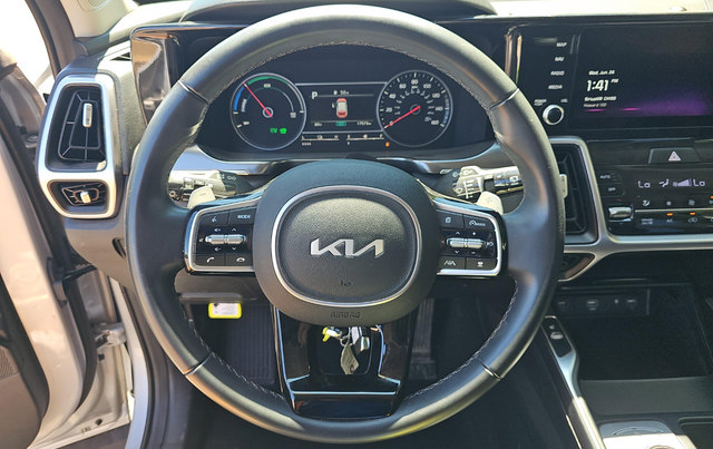 Used 2023 Kia Sorento EX AWD/4WD image 6